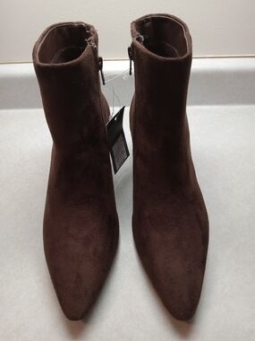 Universal Thread Brown Pointed Toe Suede Ankle Boots